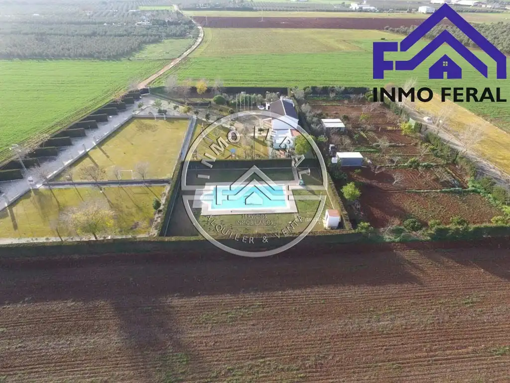 Casa rústica amb piscina en venda a Écija