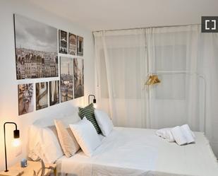 Bedroom of Flat to rent in  Madrid Capital  with Air Conditioner, Heating and Furnished