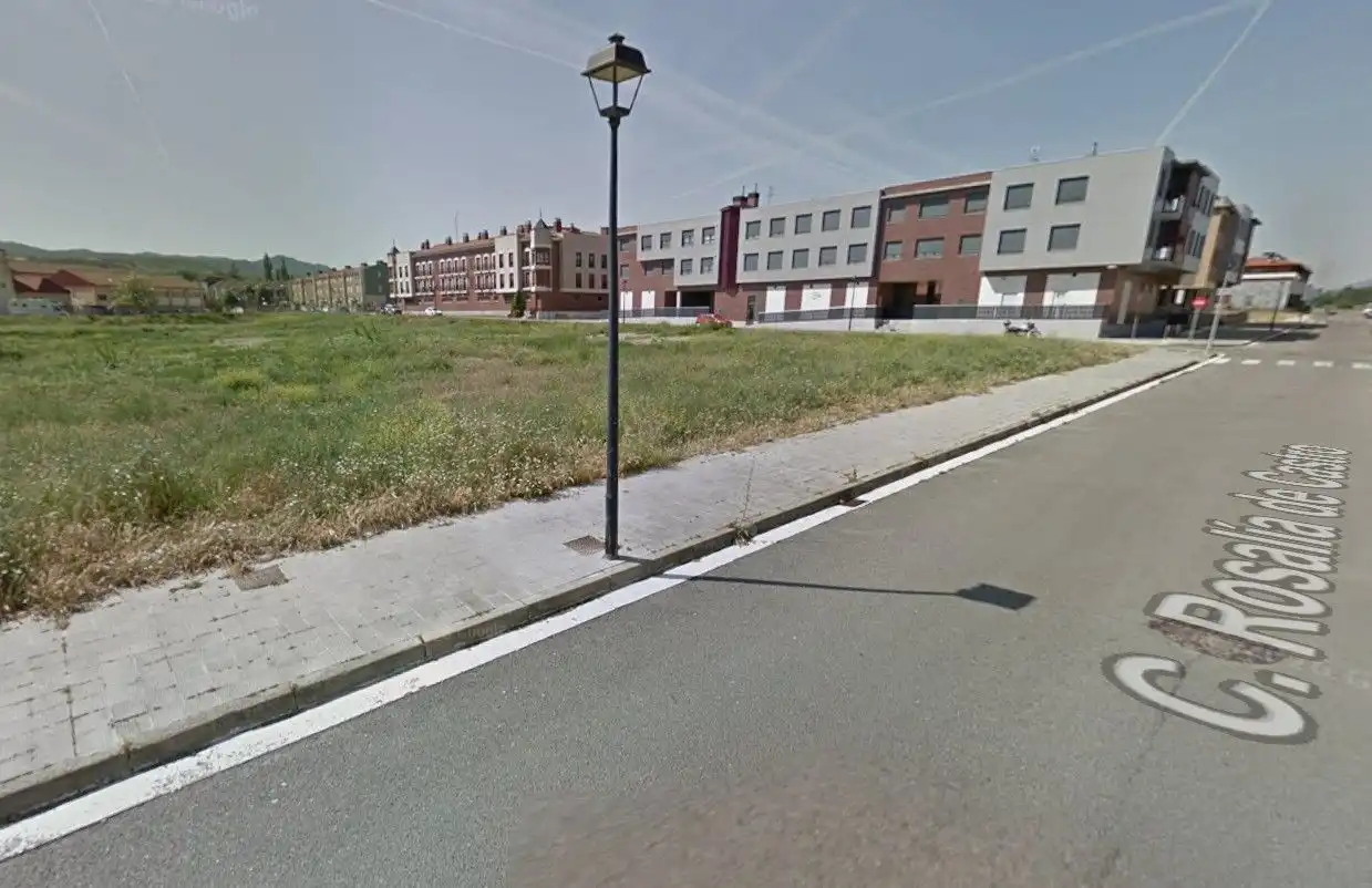Piso en venta en Rosalia de Castro, Crucero - Aquende