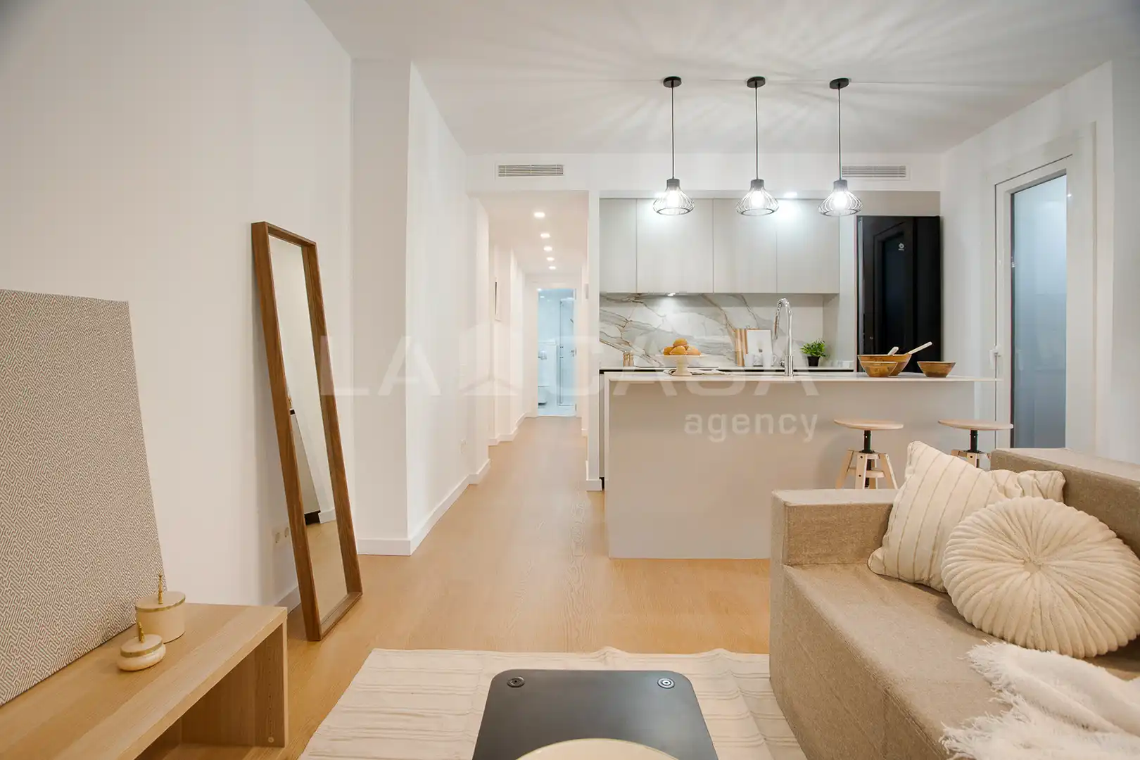 Wohnzimmer von Wohnung zum Verkauf in Barcelona mit Heizung und Balkon