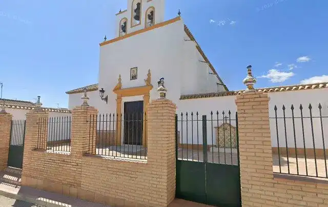 Außenansicht von Einfamilien-Reihenhaus zum Verkauf in Marinaleda