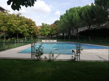 Pis amb piscina en venda a Avenida Europa