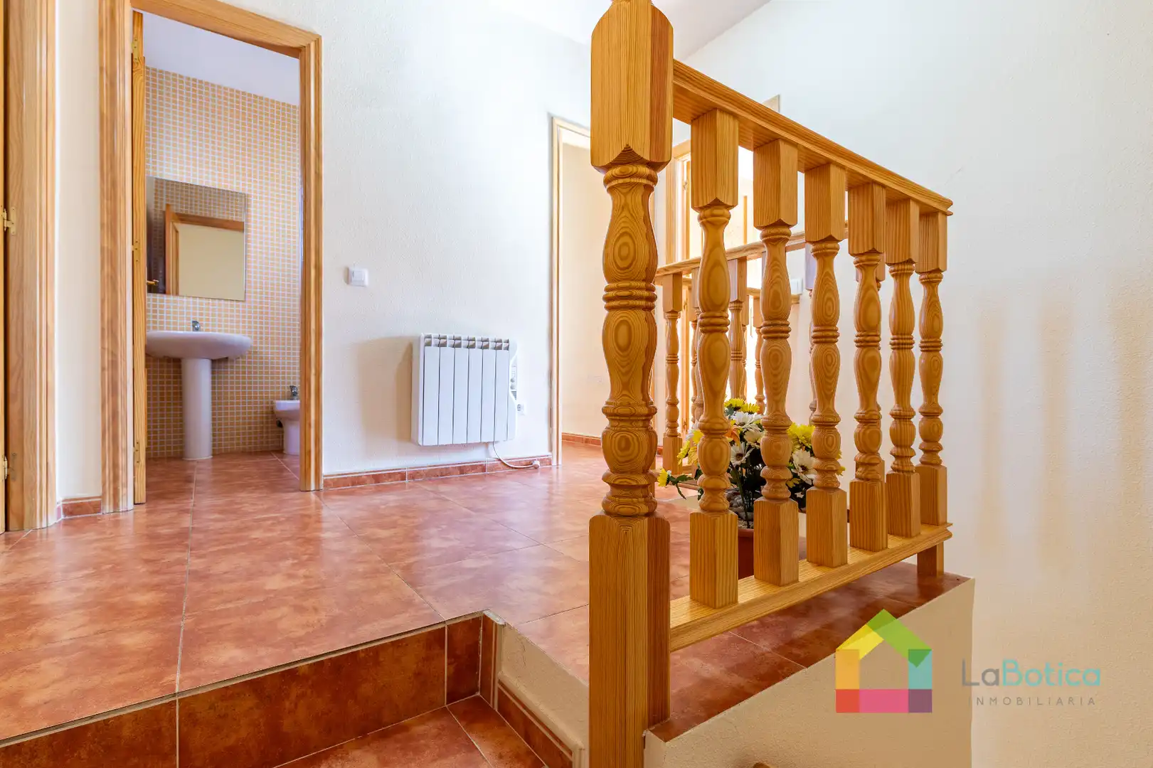 Casa adosada en venta en Carmena con Calefacción