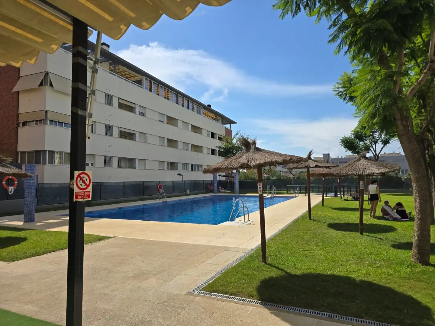 Piscina de Pis en venda en Mairena del Aljarafe amb Aire condicionat i Terrassa