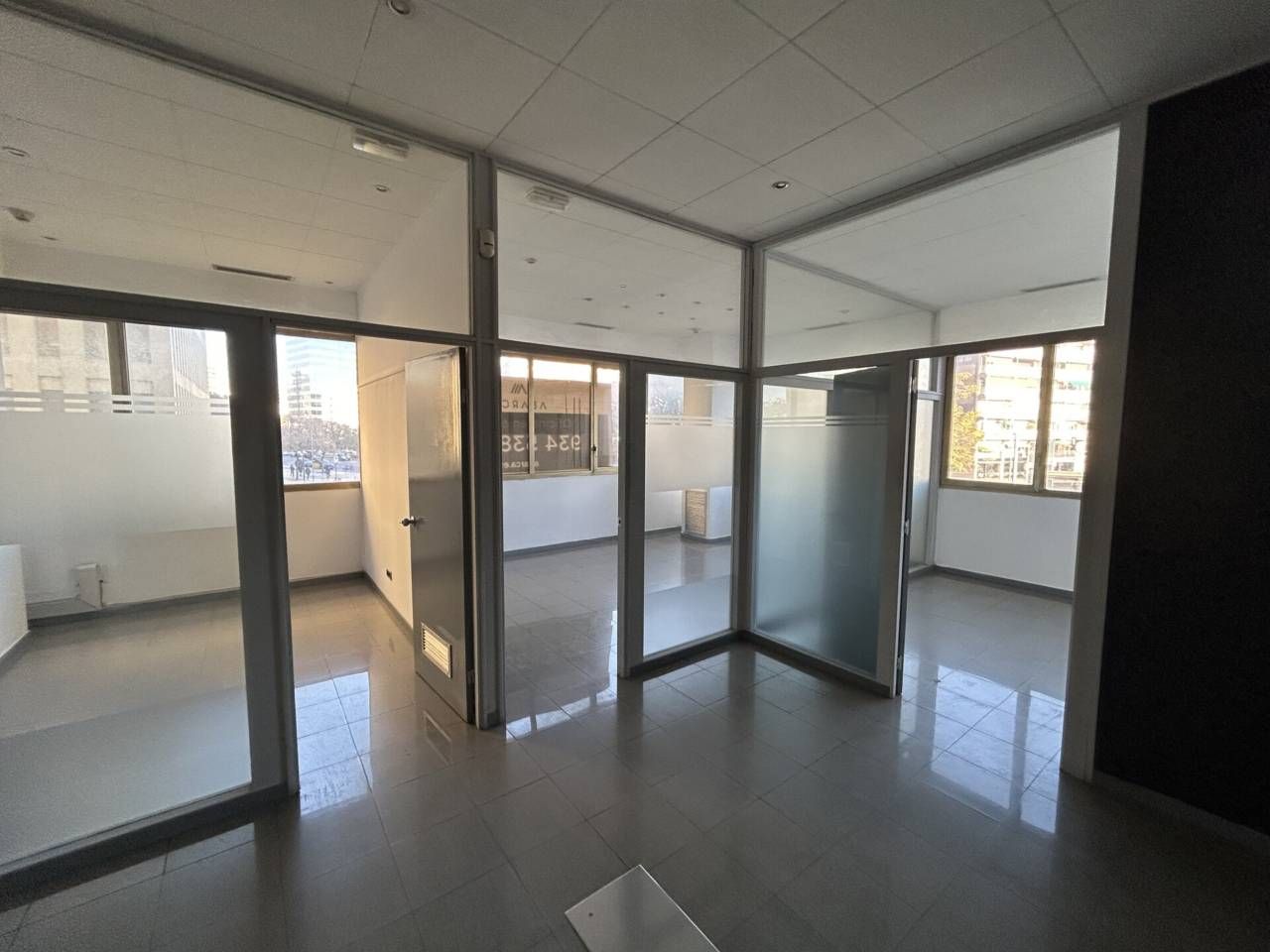 Office to rent in L'Hospitalet de Llobregat  with Air Conditioner and Alarm