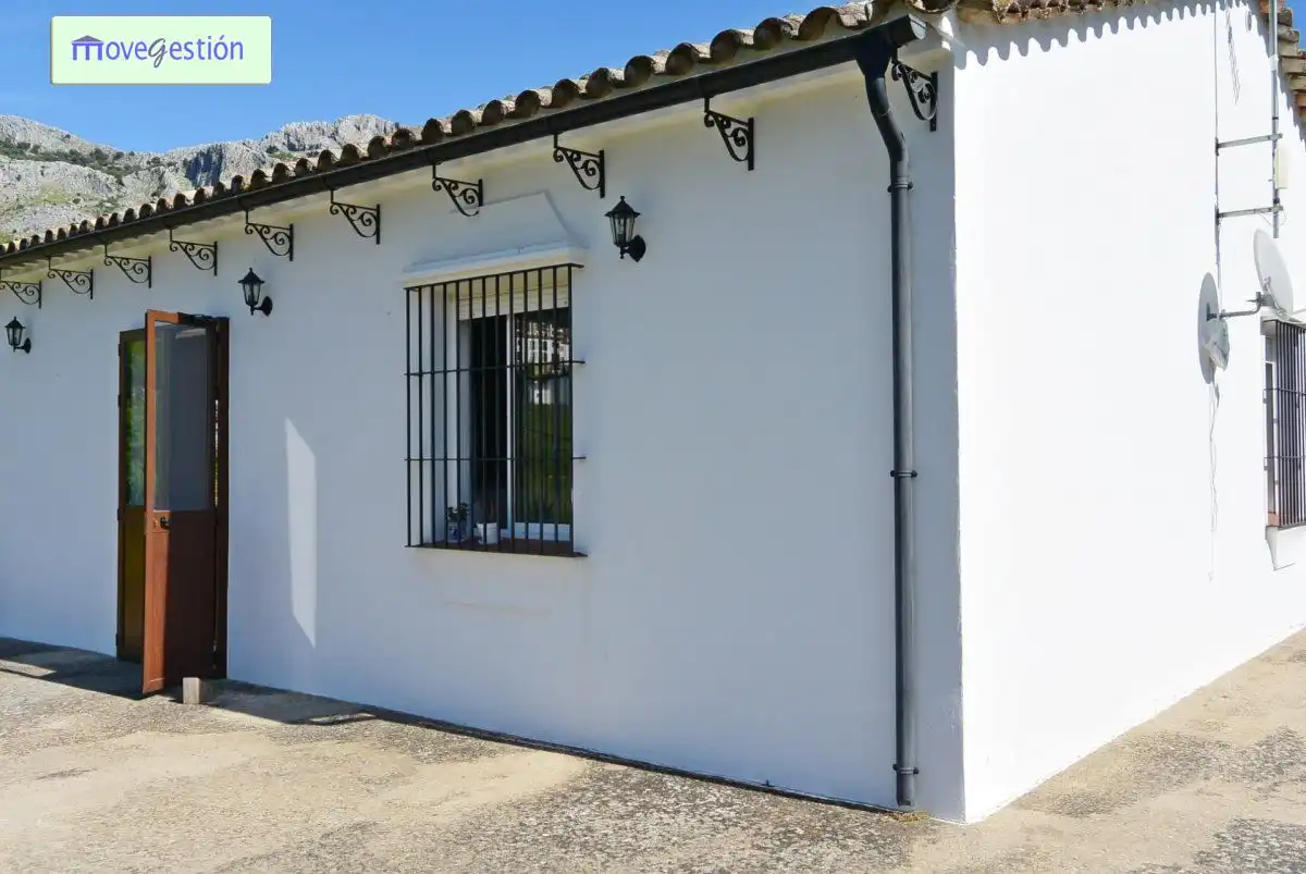 Vista exterior de Finca rústica en venta en Benaocaz con Terraza y Amueblado