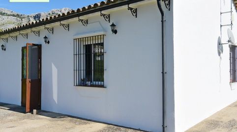 Foto 2 de Finca rústica en venta en Benaocaz, Cádiz