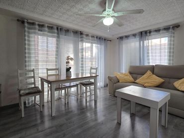 Apartament amb balcó en venda a Santa Pola ciudad