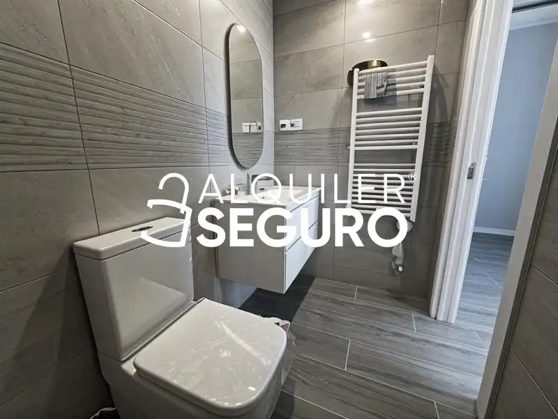 Baño de Piso de alquiler en Humanes de Madrid con Calefacción