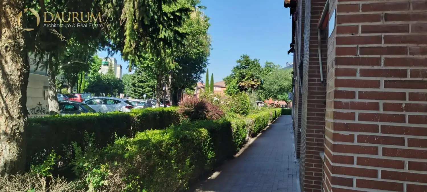 Vista exterior de Piso en venta en San Sebastián de los Reyes con Calefacción, Terraza y Trastero