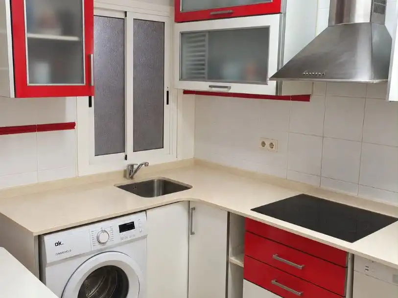 Cocina de Piso para compartir en Cunit Residencial