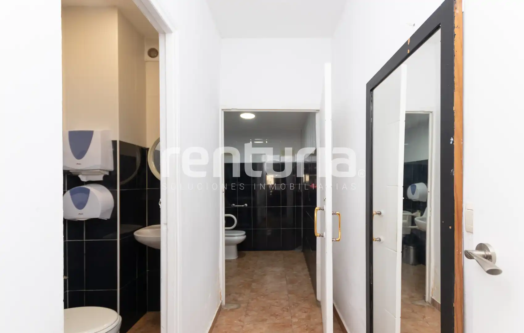 Baño de Local en venta en Gandia con Aire acondicionado, Terraza y Amueblado