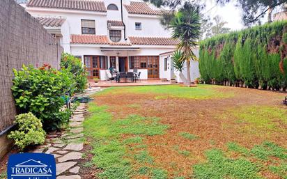 Jardí de Casa adosada en venda en Jerez de la Frontera amb Aire condicionat