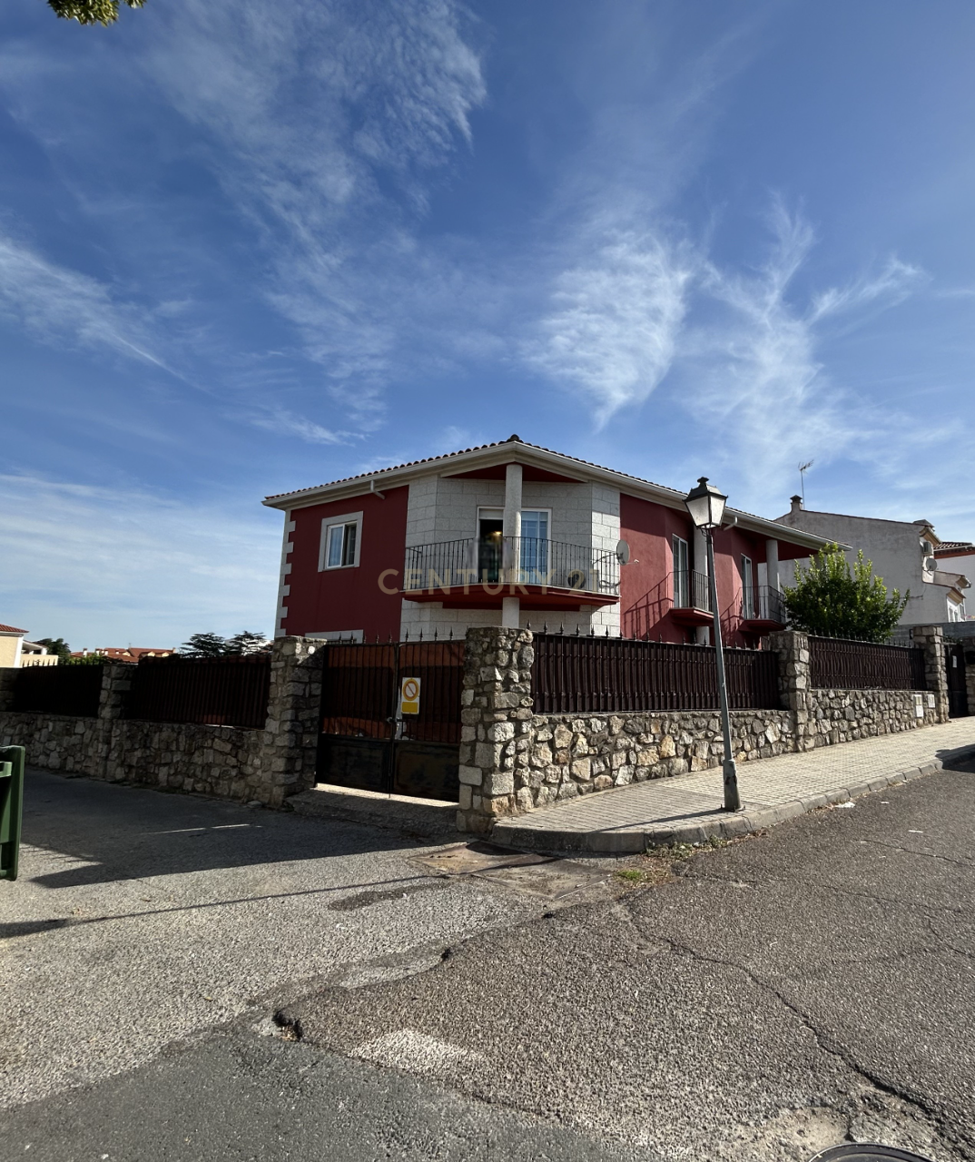 Vista exterior de Casa o xalet en venda en Trujillo amb Aire condicionat, Jardí privat i Forn