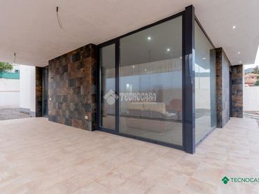 Casa amb jardí en venda a La Envía