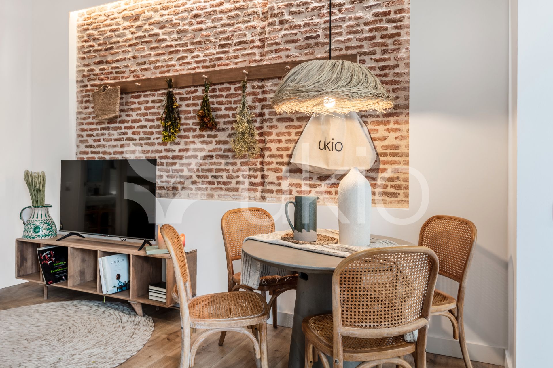 Sala d'estar de Apartament de lloguer en  Madrid Capital amb Aire condicionat, Terrassa i Moblat