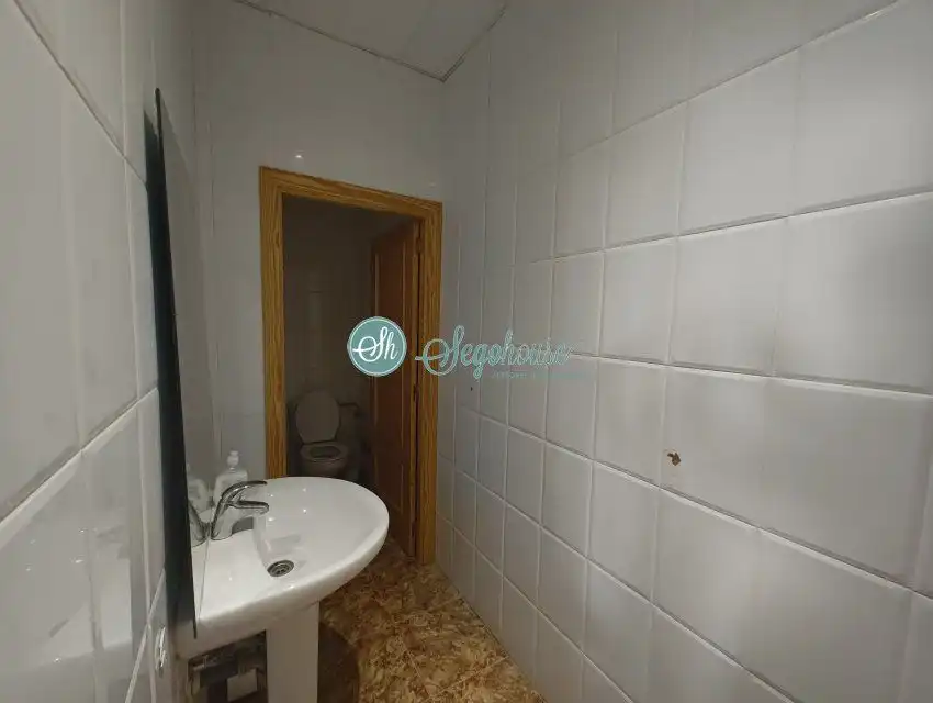 Business premises to rent in La Lastrilla, imagen 26