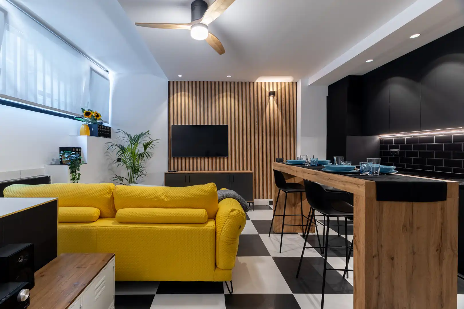 Sala de estar de Apartamento de alquiler en Madrid con Aire acondicionado, Calefacción y Amueblado
