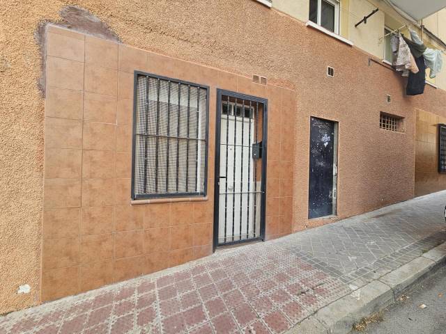 Local comercial en Venta en Lardero en Ambroz