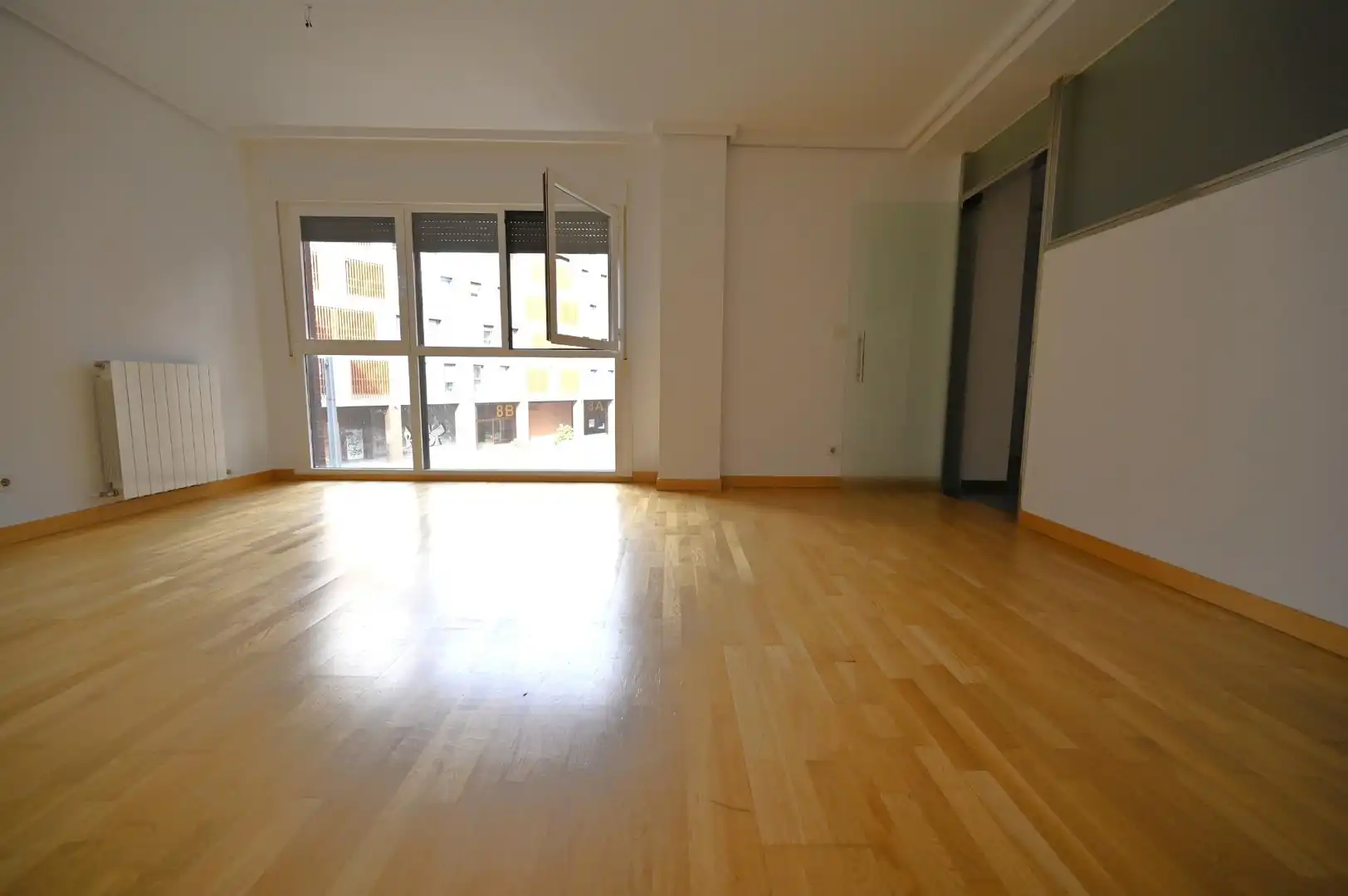 Sala d'estar de Pis en venda en Erandio amb Calefacció i Traster