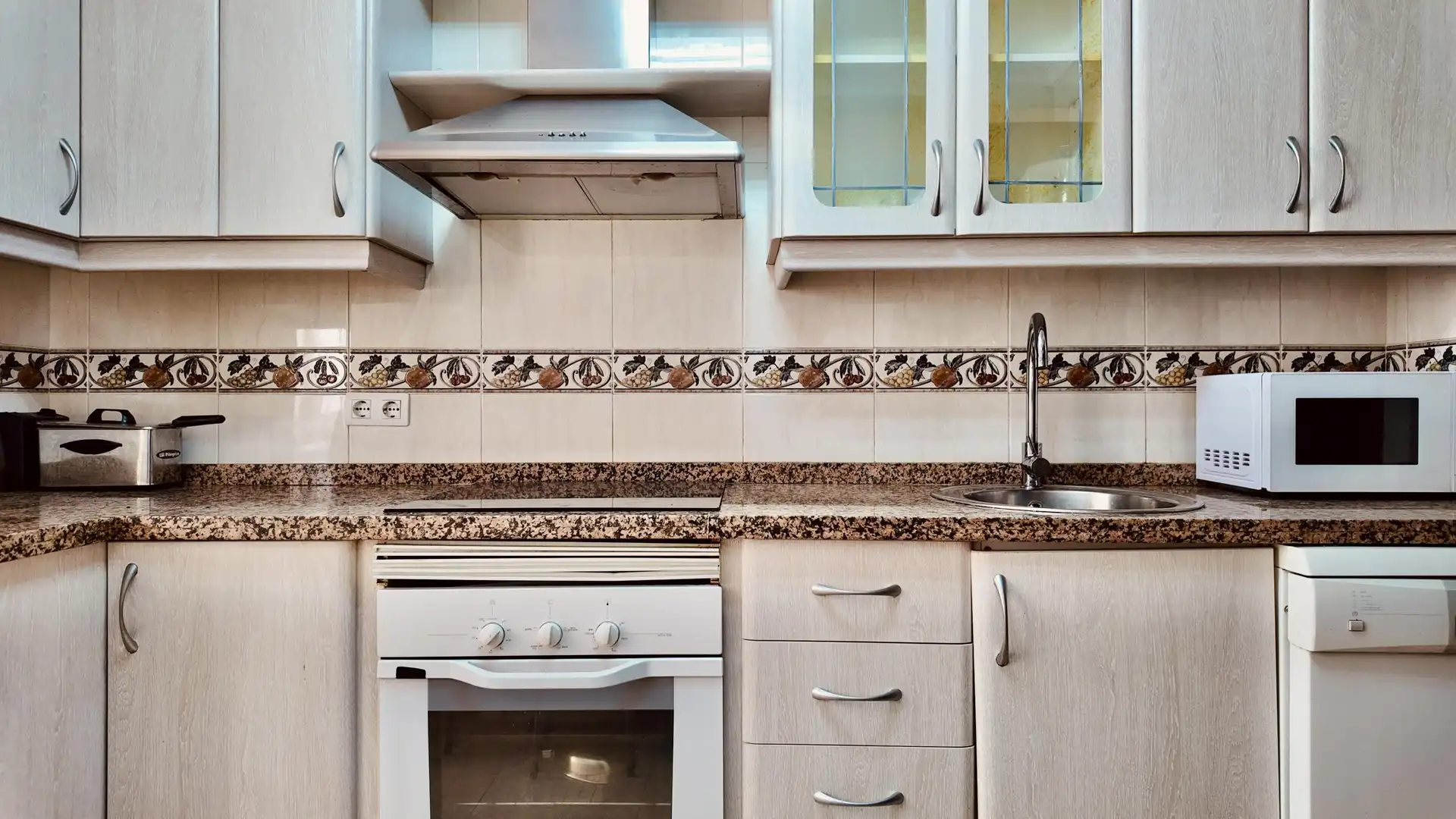 Kitchen of Apartments for sale in Málaga  with Air Conditioner