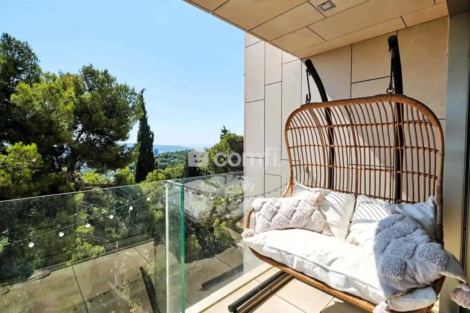Terrasse von Einfamilien-Reihenhaus zum Verkauf in Barcelona mit Klimaanlage, Heizung und Terrasse