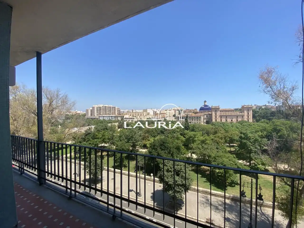 Außenansicht von Wohnung zur Miete in  Valencia Capital mit Klimaanlage, Heizung und Parkett