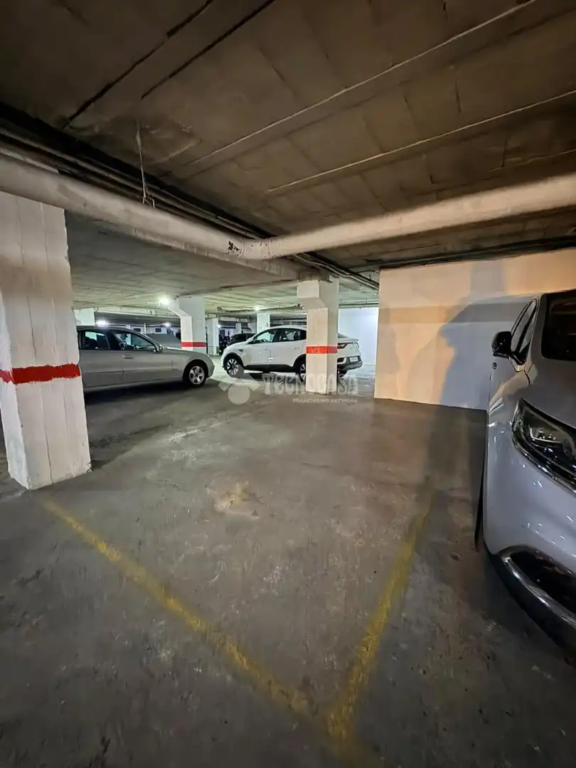 Parking of Flat for rent in Casco Antiguo