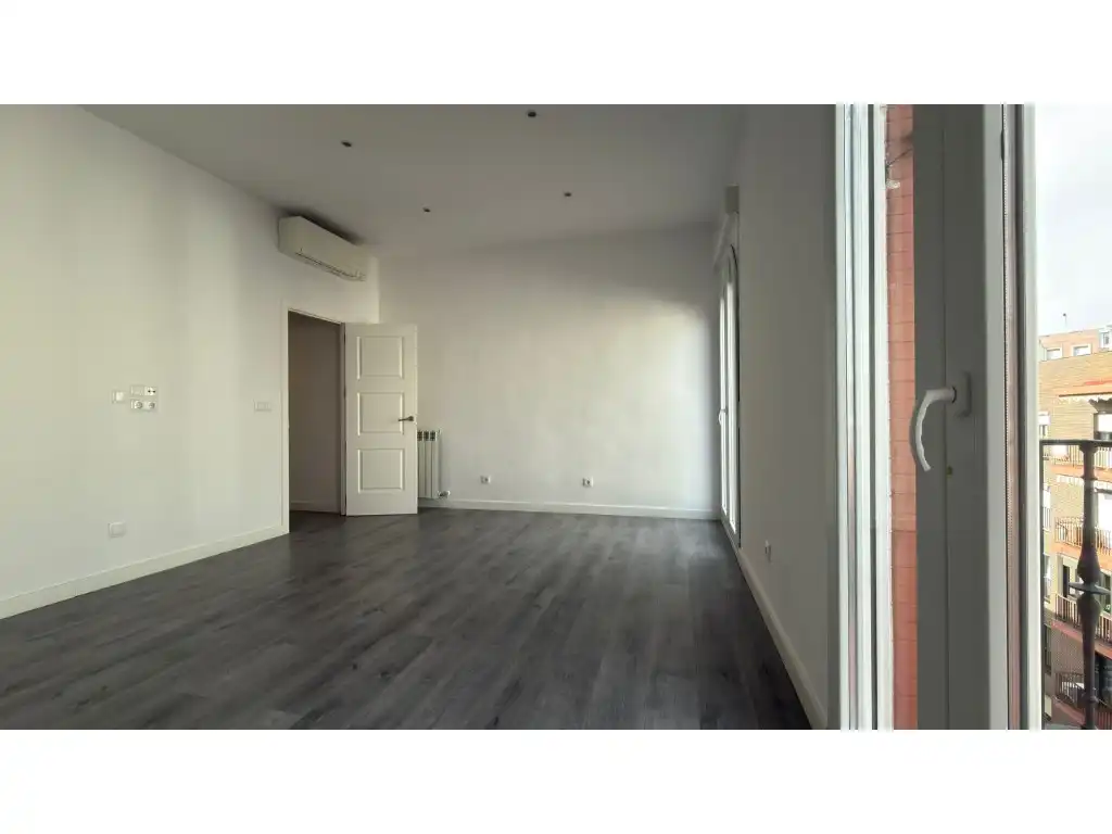 Habitación de Piso de alquiler en Madrid con Aire acondicionado, Calefacción y Horno