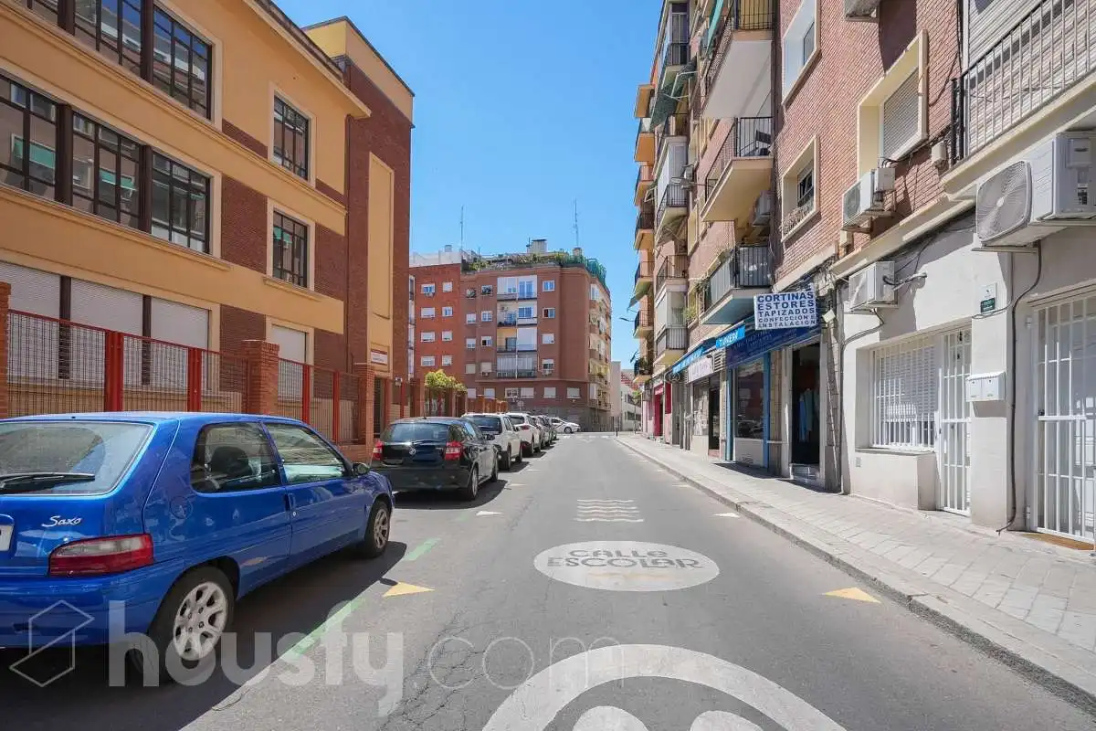 Exterior view of Flat for sale in Madrid  with Air Conditioner, Storage room and Furnished