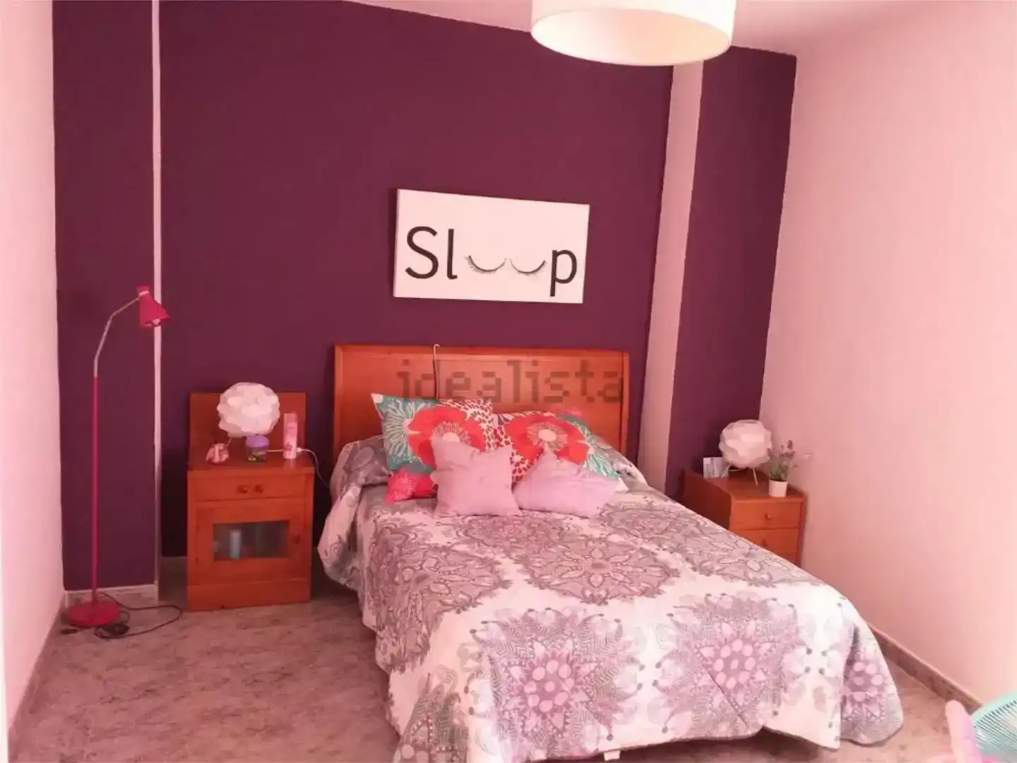 Dormitori de Casa adosada per a compartir en Almería amb Moblat i Balcó