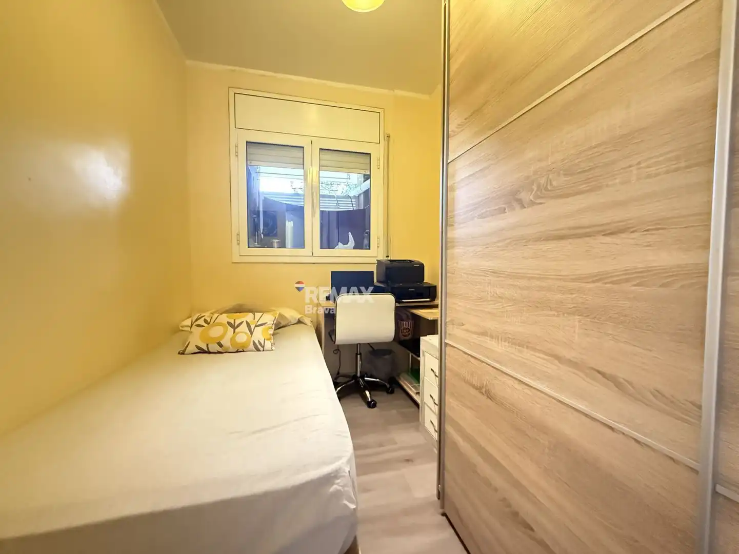 Bedroom of Flat for sale in La Jonquera  with Parquet flooring, Storage room and Furnished