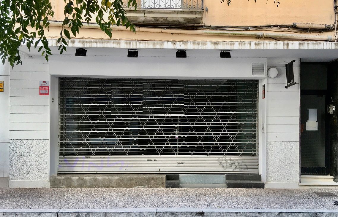 Local de lloguer a Calle Josep Maluquer I Salvador, Eixample Nord