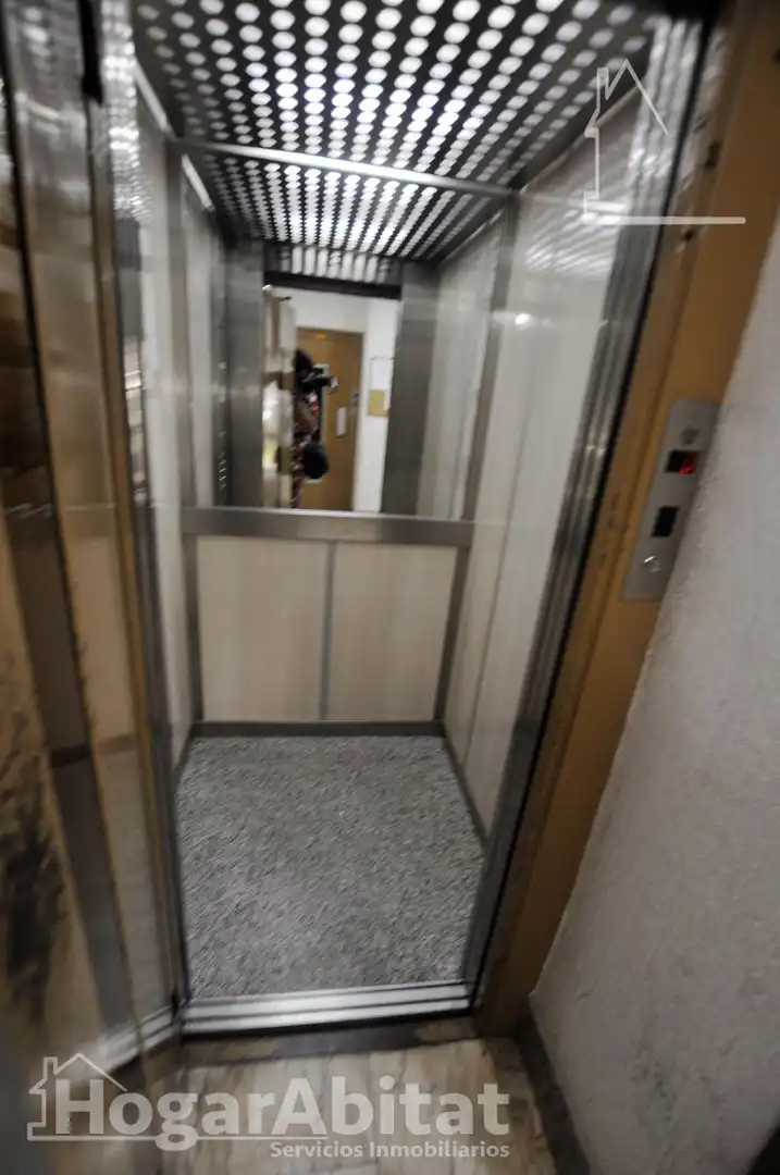 Piso en venta en Valencia con Balcón