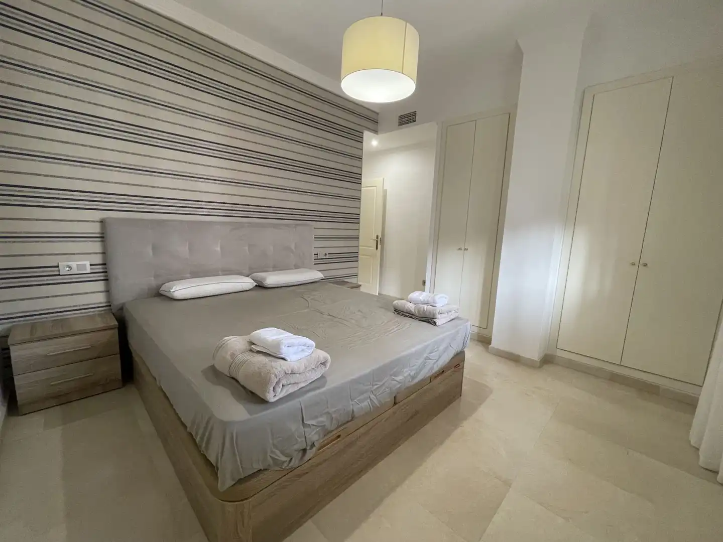 Dormitori de Apartament de lloguer en Marbella amb Aire condicionat, Calefacció i Terrassa