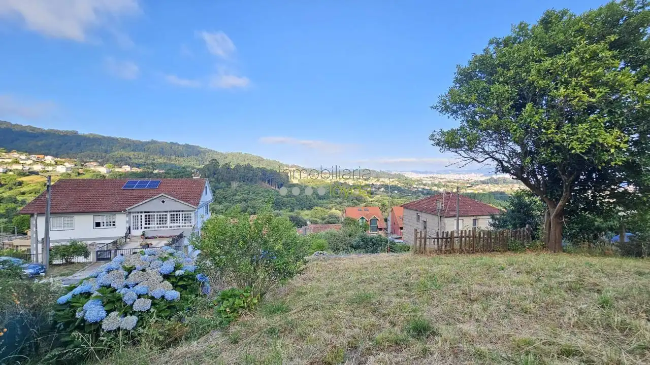 Casa amb jardí en venda a Cangas pueblo, imagen 2