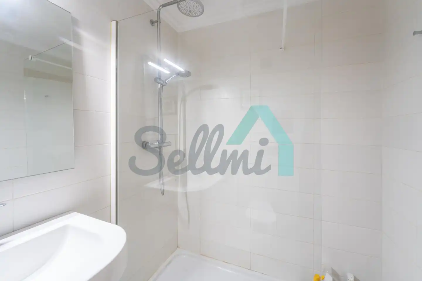 Baño de Piso en venta en Oviedo  con Calefacción, Parquet y Terraza