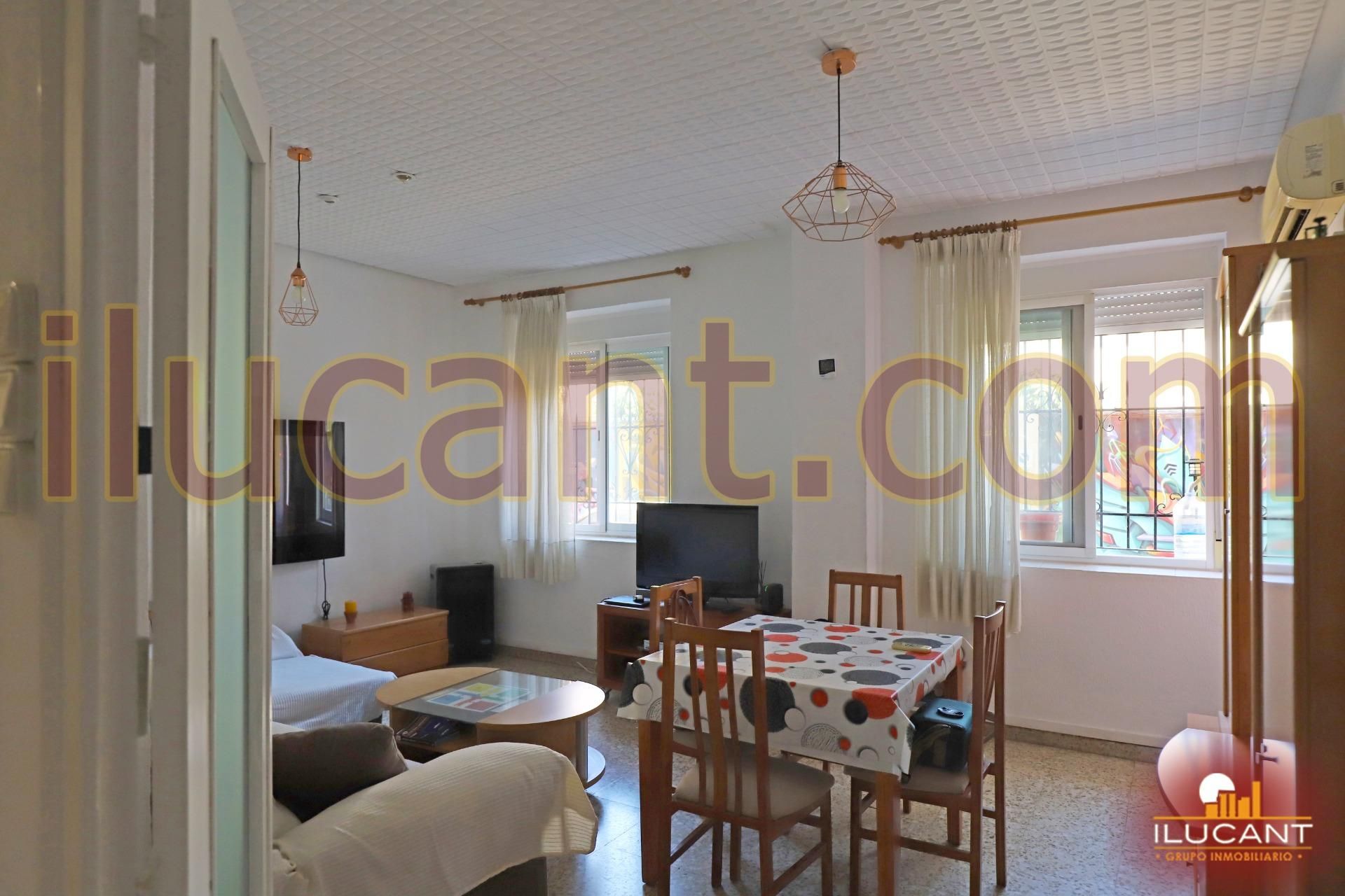 Sala d'estar de Pis en venda en Alicante / Alacant amb Aire condicionat i Balcó