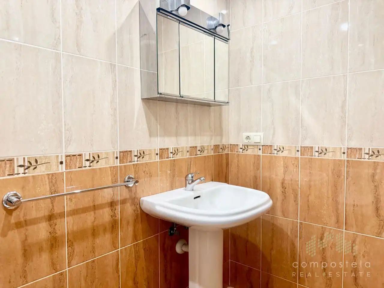 Baño de Piso de alquiler en Negreira con Calefacción y Parquet
