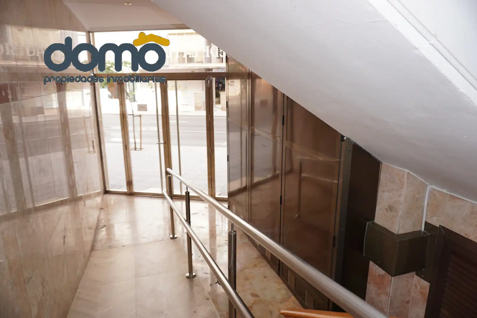 Piso en venta en Almería con Amueblado y Balcón