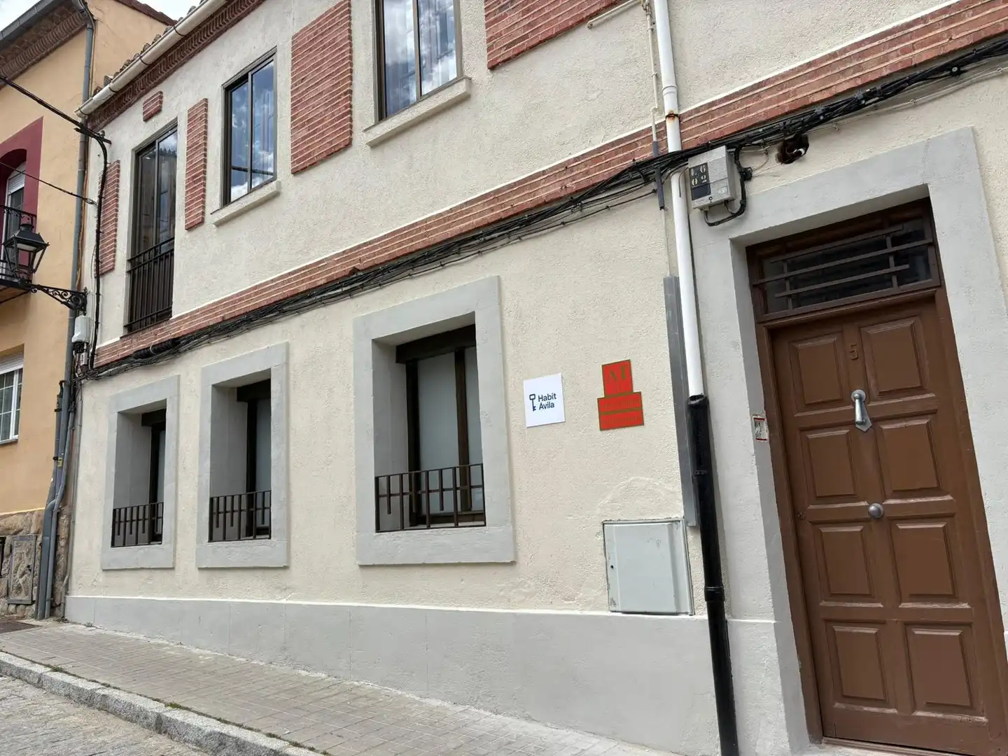 Vista exterior de Edificio en venta en Ávila