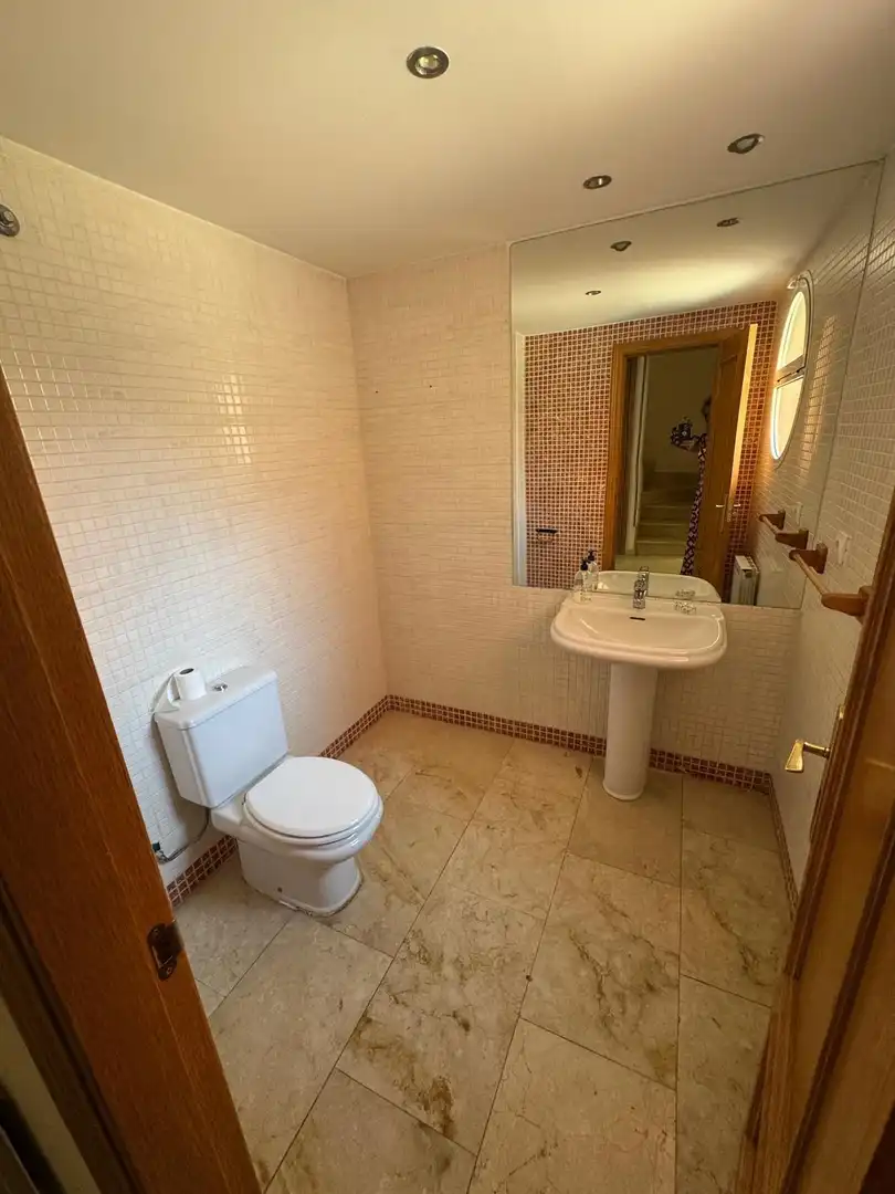 Baño de Casa adosada en venta en Arroyo de la Encomienda con Calefacción, Terraza y Trastero