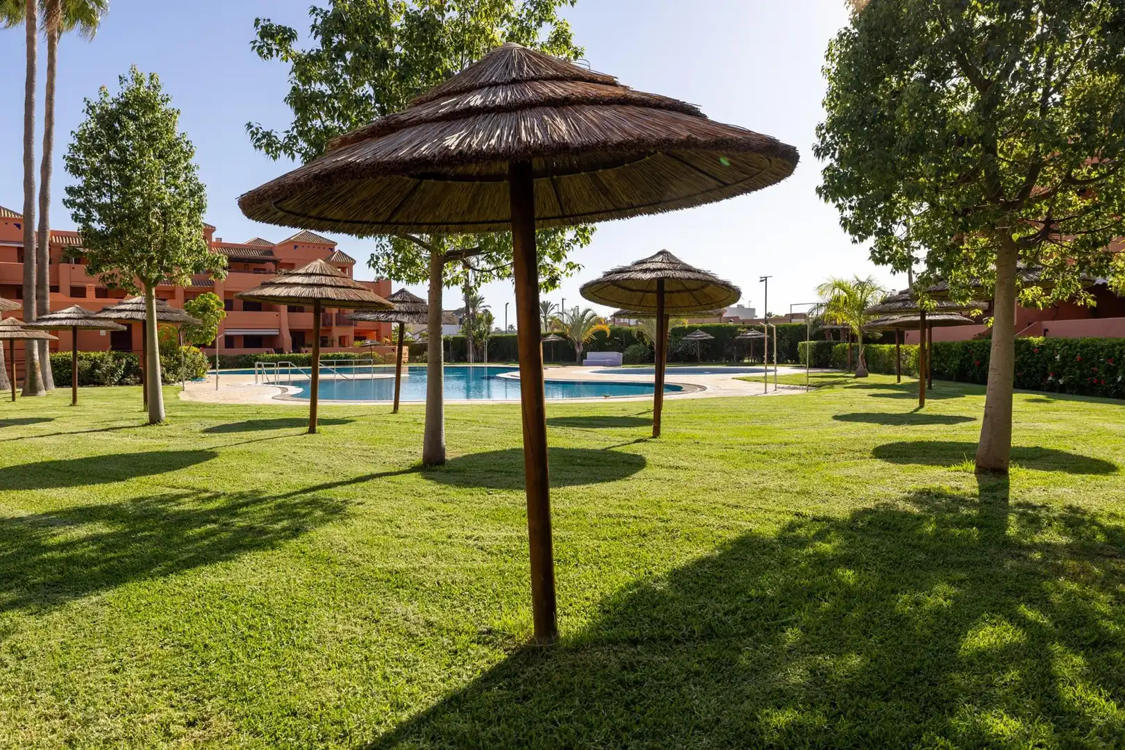 Garten von Dachboden zum Verkauf in Motril mit Klimaanlage, Terrasse und Abstellraum