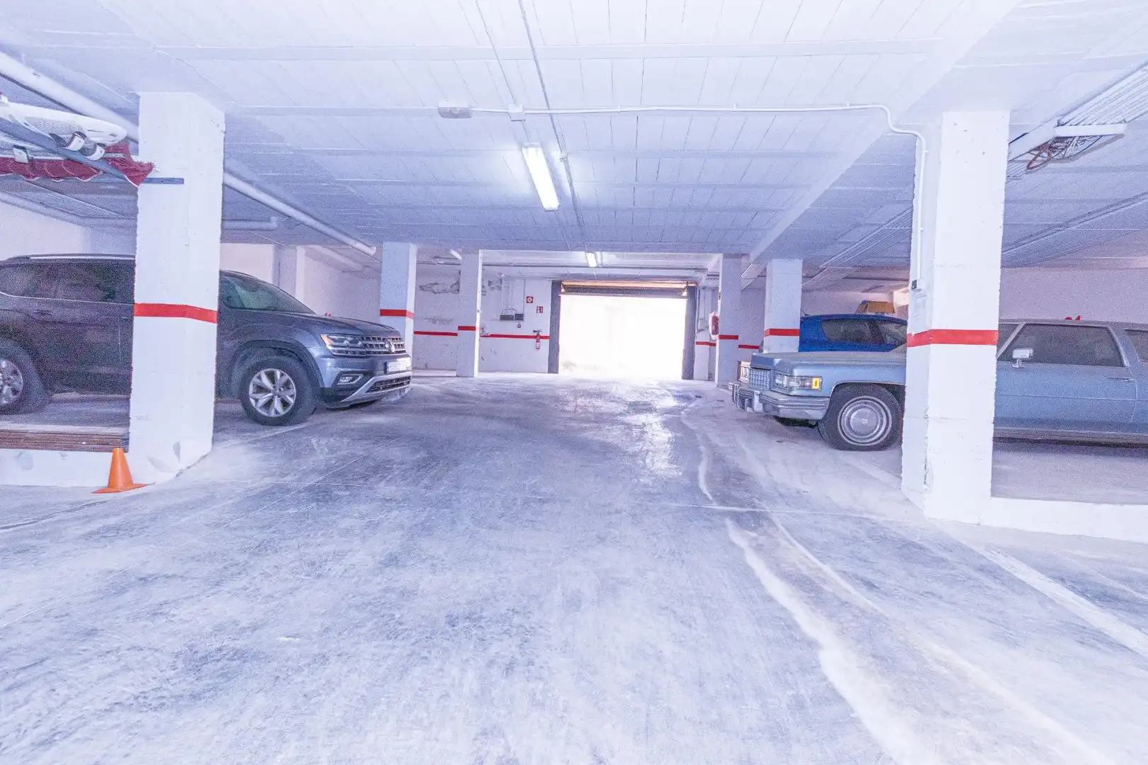 Aparcament de Apartament de lloguer en Torrevieja amb Aire condicionat, Jardí privat i Terrassa