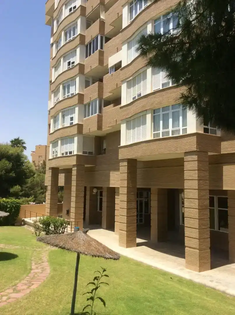 Vista exterior de Apartament de lloguer en Playa de San Juan - El Cabo de las Huertas