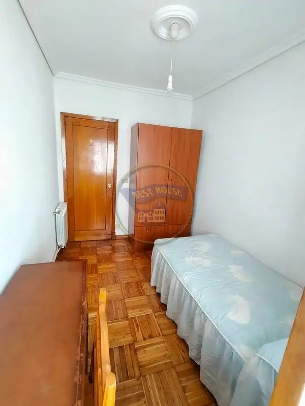 Bedroom of Flat for rent in Vigo   with Heating, Parquet flooring and Terrace