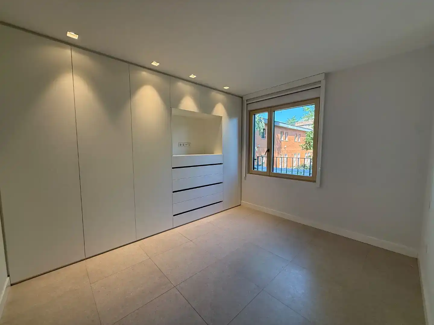 Schlafzimmer von Wohnung zur Miete in  Madrid Capital mit Klimaanlage und Schwimmbad