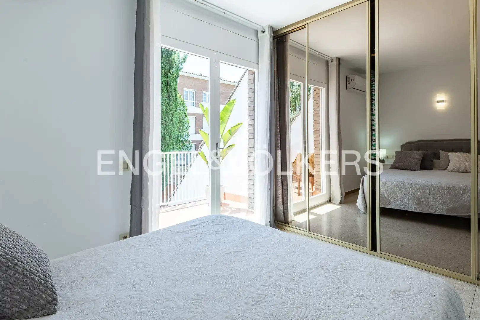 Dormitori de Casa o xalet en venda en Sant Cugat del Vallès amb Aire condicionat, Calefacció i Jardí privat