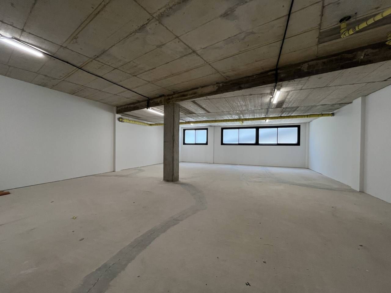 Premises to rent in  Barcelona Capital  with Air Conditioner and Alarm