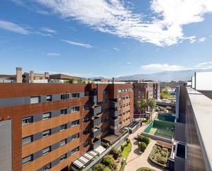 Vista exterior de Àtic en venda en  Granada Capital amb Calefacció, Jardí privat i Terrassa